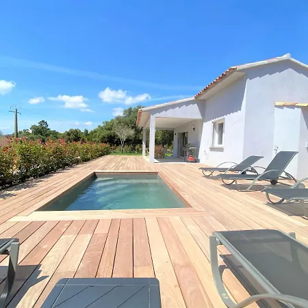 Deux Avec Piscine Chauffee Proche Des Plages