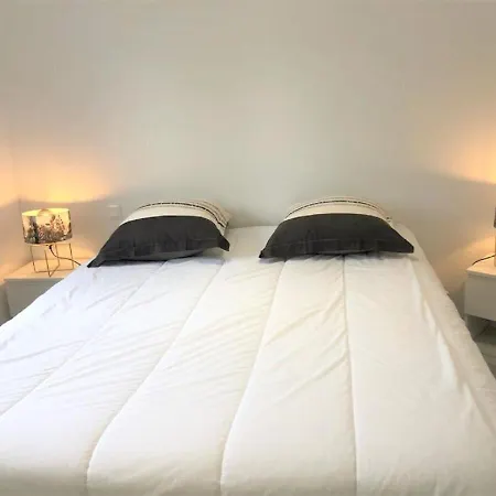 Deux Avec Piscine Chauffee Proche Des Plages